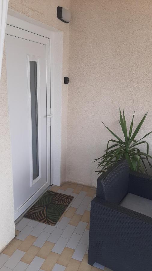 Ferienwohnung Nina Seaview Novi Vinodolski Exterior foto
